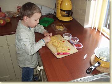 20080323-01 Paaskoek versieren